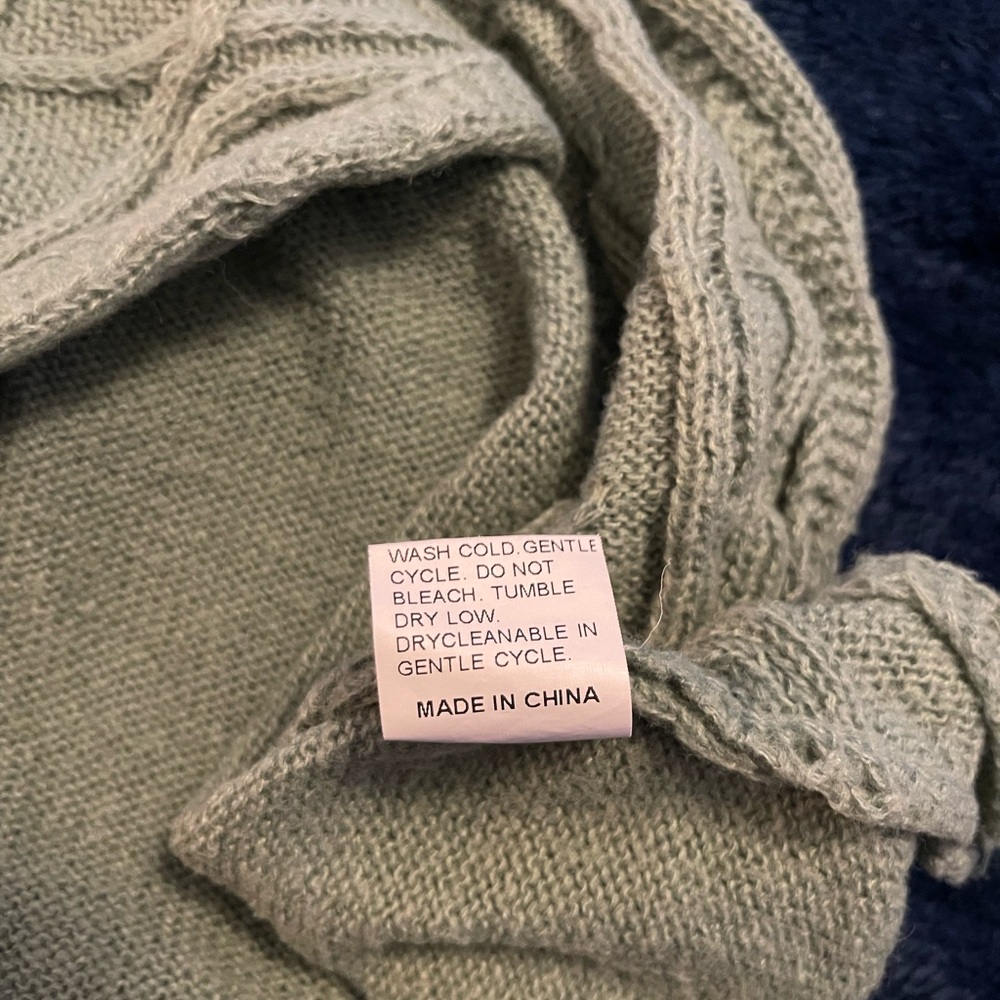 NWOT* Light Green Cable Knit Crossed Sweater - Picture 3 of 3